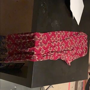 Red and tan patterned leggings